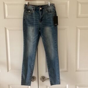 True Religion Halle High Rise Skinny Raw Hem Jeans in Medium Cloudless Wash 28